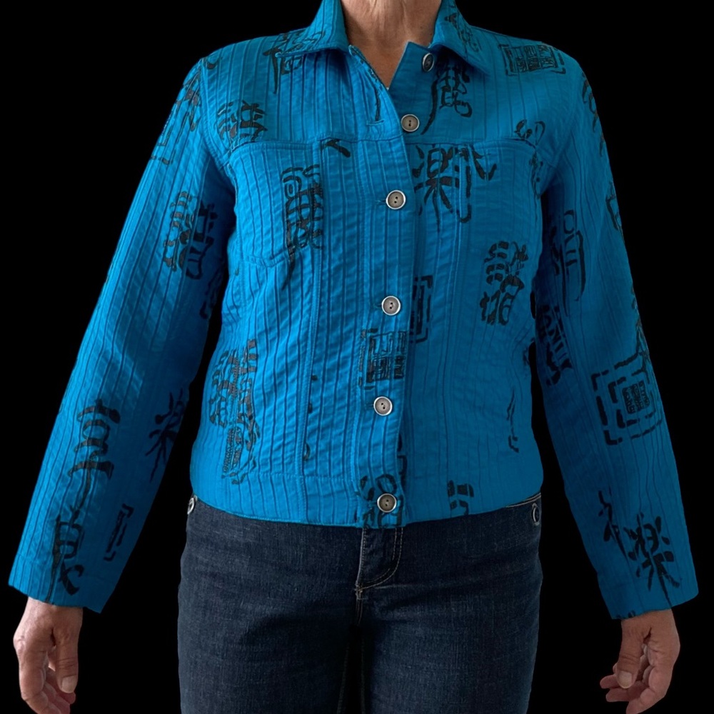 Chico’s textured turquoise jacket with Asian print  EUC fits Size M